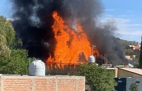 Localizan centro de almacenamiento ilegal de hidrocarburo tras incendio en Hidalgo