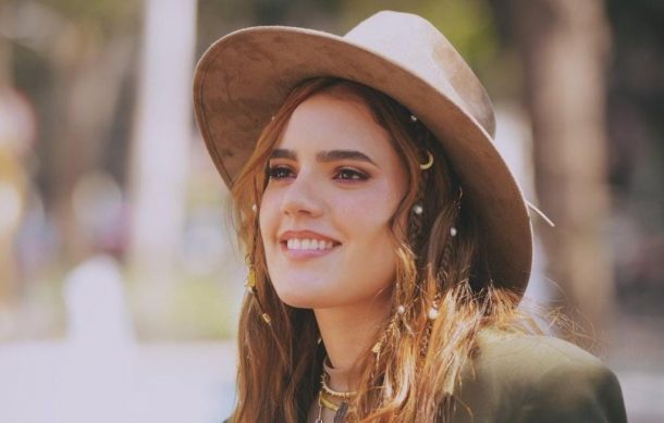 Camila Fernández alista tres nuevos temas con mariachi