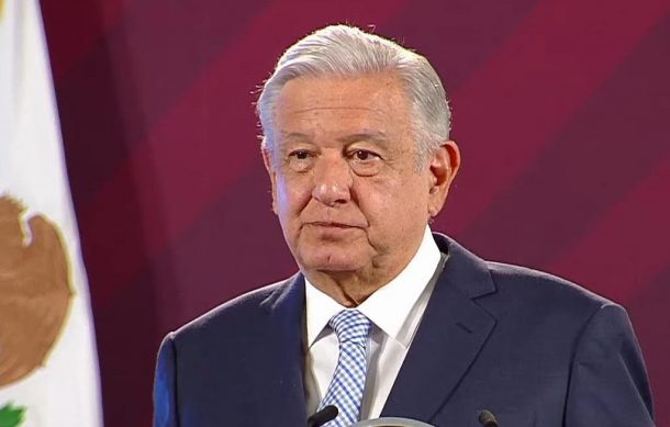 AMLO exhibe presuntos excesos en el presupuesto de SCJN