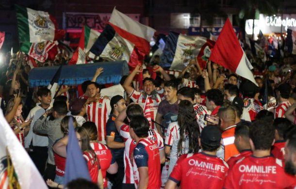 Al menos 14 mil personas se dieron cita anoche en la Minerva para festejar el pase de Chivas a la final