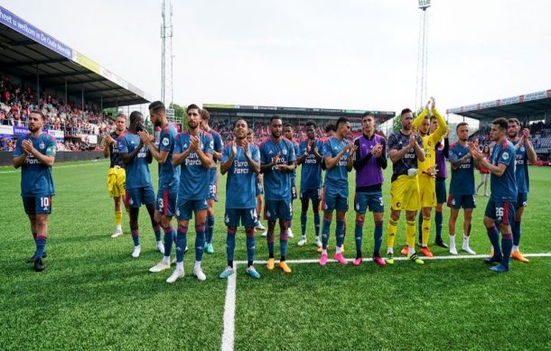 Feyenoord celebra título en Holanda con un triunfo