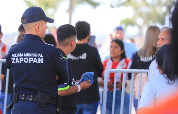 Detienen a cinco durante operativo en el Estadio de las Chivas