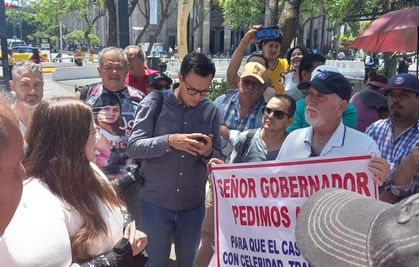 Afectados por financiera Novus protestan ante el Congreso de Jalisco