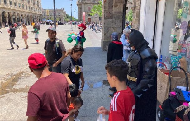 Aceptan mitad de botargueros sí migrar de personajes para permanecer en el Centro Histórico