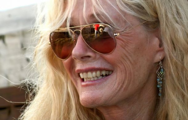 🎶 El Sonido de la Música – Kim Carnes | Notisistema