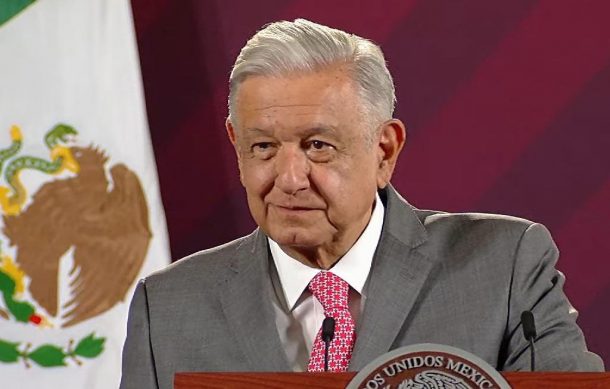 Minimiza AMLO críticas a los libros de texto