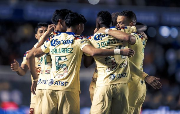 Con polémico gol, América vence a Gallos Blancos y es líder en la Liga MX