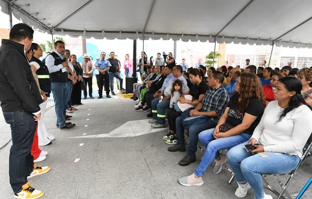 Entregan apoyos a familias damnificadas en Tlajomulco por las lluvias