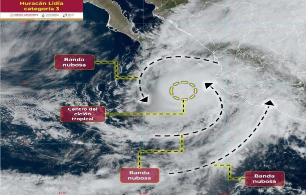 “Lidia” toma fuerza y se convierte en huracán categoría tres