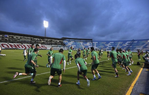 Honduras en casa no será rival fácil para México, advierte Memo Ochoa