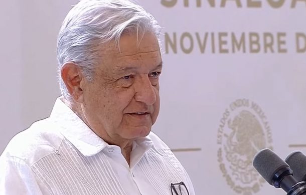 AMLO se congratula por decisión de Ebrard de mantenerse dentro de Morena