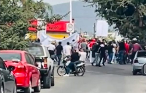 Habitantes de Ocotlán exigen la salida de las fuerzas federales del municipio
