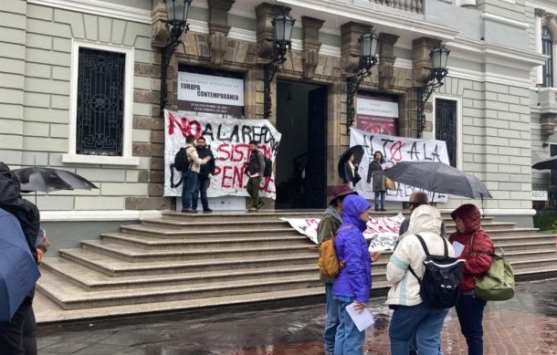 Protestan trabajadores de UdeG contra reforma de pensiones