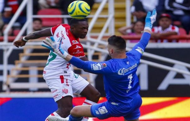 Necaxa salva el invicto y empata 3-3 con Toluca