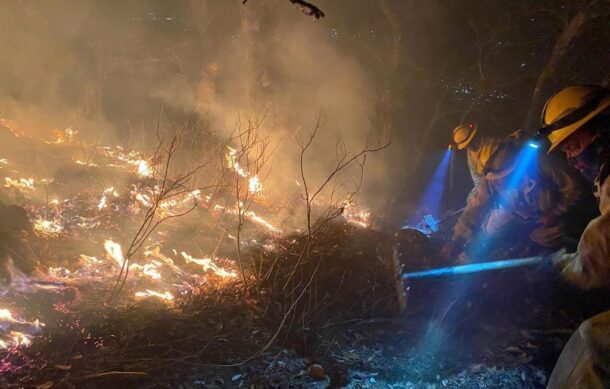 Controlan incendio en el Cierro Viejo de Tlajomulco