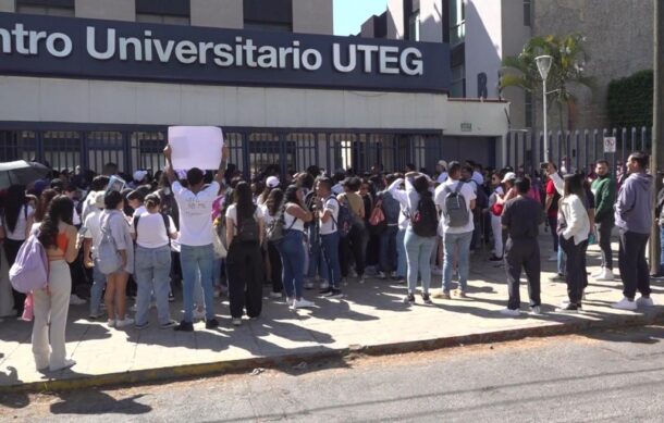 Estudiantes de UTEG llegan a acuerdos tras protesta