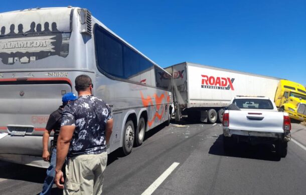 Choque de autobús en Poncintlán deja una persona muerta