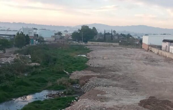 Piden atender relleno irregular de un arroyo en la zona de El Tapatío