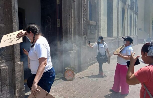 Asan chiles en Centro como protesta contra la violencia vicaria