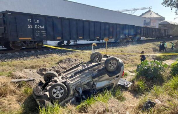 Tren embiste automóvil en Zapopan