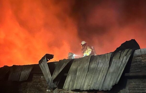 Bomberos liquidan incendios en Zapopan y Tlajomulco