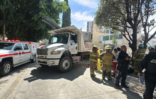 Trabajador resulta herido luego que le cayeron varillas