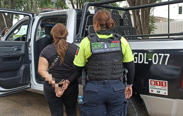 Capturan a otra carterista en el Macrobús