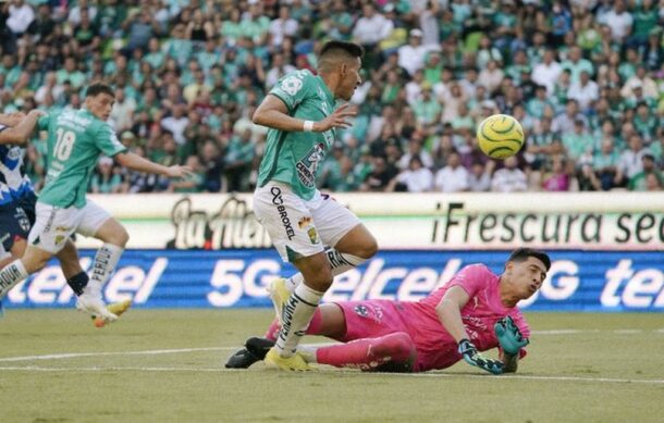 León vence a Rayados y sigue peleando Play In