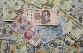 Dólar estadounidense cierra semana en 18.71 unidades