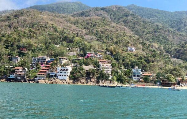 Inseguridad no aleja a turistas extranjeros de playas de Jalisco