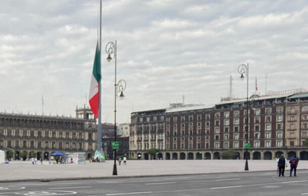 Agradece Xóchitl que AMLO permita izamiento de bandera en el zócalo