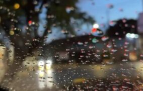 Lluvia breve, pero intensa causa caos al sur de la ZMG