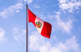 Perú evalúa declarar emergencia en frontera con Chile por flujo migrante