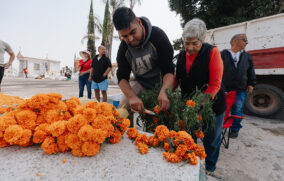 Esperan 270 mil visitantes en panteones de GDL por Día de Muertos
