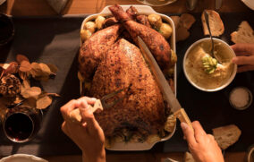 Acción de Gracias será más costosa en EU por alza de alimentos y aranceles