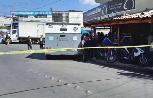 Muere mujer tras balacera en robo de camión de valores