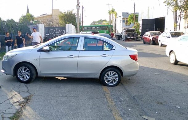 Denuncian que mutualidad en Tetlán se apodera de calles y banquetas