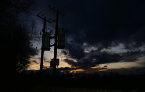 Vecinos de San Pedrito en Tlaquepaque denuncian calles a oscuras por fallas en alumbrado público