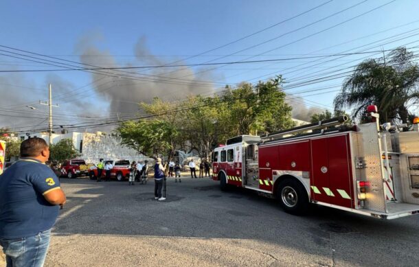 Reportan incendio en fábrica de aerosoles en Tlaquepaque