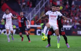 ¡Por fin! Alan Pulido deja a las Chivas