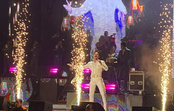 Pedro Fernández celebra en GDL 48 años de carrera