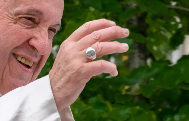 Vaticano anula el Anillo del Pescador de Francisco a un día del Cónclave