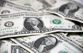Dólar cierra en 18.40 pesos