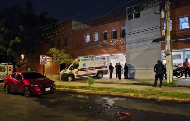 Balean a hombre fuera de un bar en GDL