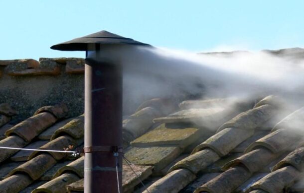 “Habemus Papam”, sale humo blanco de la chimenea de la Capilla Sixtina