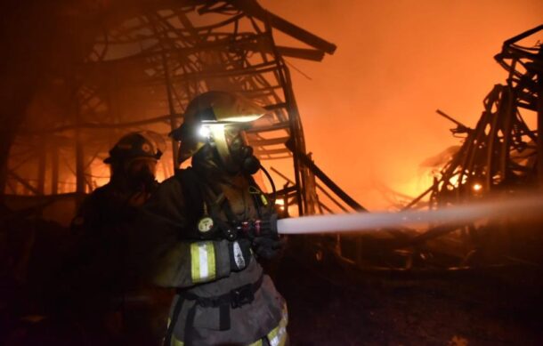 Lemus confirma tres desaparecidos tras explosión de fábrica en El Álamo