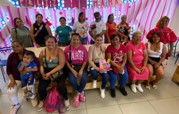Festejan a madres trabajadoras que laboran en las calles