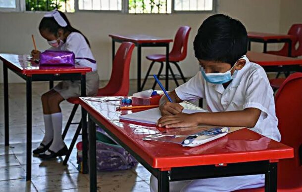 Firman convenio para brindar atención médica a estudiantes en Jalisco