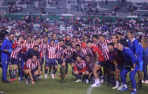 Sin el “Chicharito” Hernández viajan las Chivas a Zacatecas en busca de otra Copa