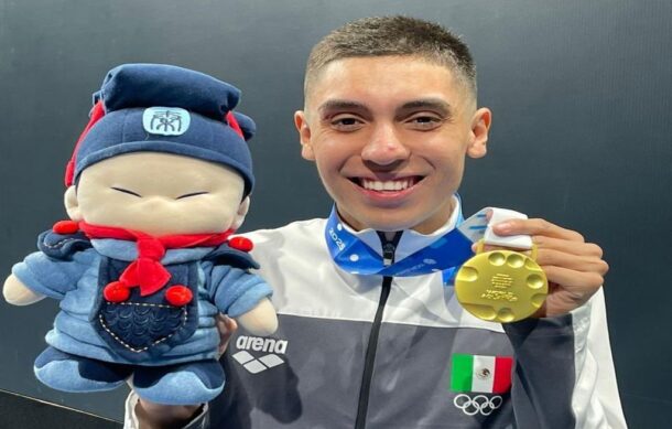 El tapatío Diego Villalobos vuelve a brillar en la Natación Artística